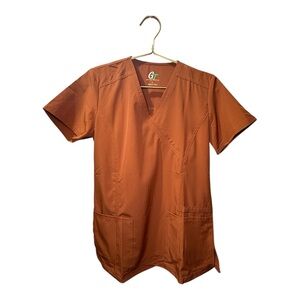 GT Performance Cinnamon Brown Scrub Top Women’s Size S – New With Tags